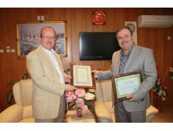 Diyanet İşleri Başkanı Görmez‘den Adanalı Hayırsevere Teşekkür Belgesi