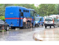 Elleri Kelepçeli Firar Eden Örgüt Üyesi Mahkum Bulunamadı (2)