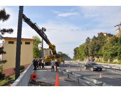 Erdemyuva Üst Geçidinin Ayakları Monte Ediliyor
