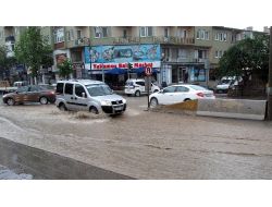 Sağanak Yağış Hayatı Olumsuz Etkiledi