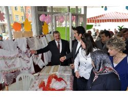 Gönen Eğitim Gönüllüleri Derneği'nin Kermesi Dualarla Açıldı