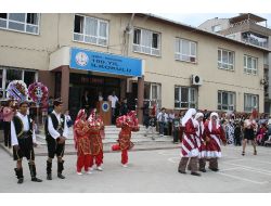 Bergama'da Engelli Öğrenciler Gösteri Yaptı