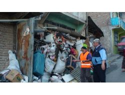 Çöp Evden Çıkan Metal Eşyayı Satan Zabıta Parayı İade Etti