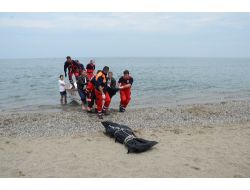 Zonguldak'ta Bir Gün Önce Denize Uçan Otomobildeki 2 Kişi Öldü