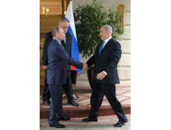 Netenyahu, Putin’le Suriye Ve S-300’leri Görüşüyor!