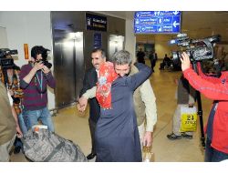 Afganistan’da Serbest Bırakılan Türkler Ailelerine Kavuştu