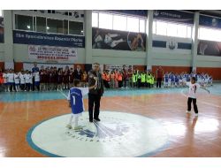 Çocuklar 'Mendilkapmaca Ve Seksek Turnuvası'nda Mücadele Edecek