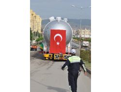 Dev Kazanı Taşıyan Tır Aliağa'dan Yola Çıktı
