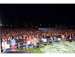 Aibü Bahar Şenliklerinde Yeni Türkü Ve Aydilge Sahne Aldı