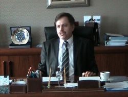 Mhp, Çözüm Sürecine Destek Veren Rektörü Protesto Etti