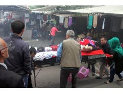 İtfaiye Yangını Söndürmeye, Esnaf Eşyaları Kurtarmaya Çalıştı