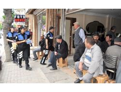 Afyonkarahisar Polisi Kahvehanalerde Dolandırıcılık Yöntemlerini Anlatacak
