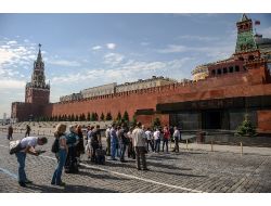 Kızıl Meydan’daki Lenin Mozolesi Ziyarete Açıldı