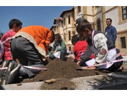 Kazı Alanına Çocuk Eli Değdi