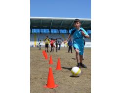 Erzurum'da Futbol Köylerine Gidecek Öğrenciler, Kıyasıya Mücadele Sergiledi