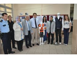 Kozan Anadolu Öğretmen Lisesi'nde Bilim Fuarı