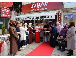 Ürünlerini Pazarda Satışa Sunan Ev Hanımı, Kazandıklarıyla Kendi İş Yerini Açtı