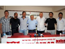 Sivasspor’da Çalımbay Görevi Bıraktığını Açıkladı