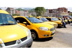 Taksiciler 'Korsanı' Protesto Etti!