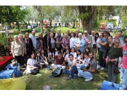 Üniversiteli Gençler, Huzurevi Sakinlerini Ağırladı