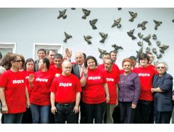 ‘özgürleşen Eller’ Duvara Yansıdı