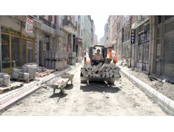 İlkadım Belediyesi, Kaldırım Parke Döşemesi Çalışmalarını Hızlandırdı