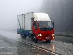 Bolu Dağı'nda Kar ve Sis Trafik Akışını Etkiliyor..