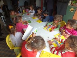 Eğitim Fakültesi Öğrencilerinden İlköğretim Öğrencilerine Yardım