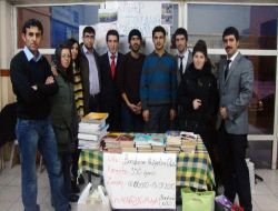 Atatürk Üniversitesi Öğrencileri, İhtiyaçlı Durumdaki Öğrenciler İçin Kitap Toplama Kampanyası Başlattı