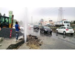 Patlayan Borudan Fışkıran Su Metrelerce Yükseldi (Özel)