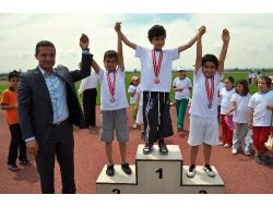 Özel Fırat İlköğretim'in Minikleri Atletizmde Mücadele Etti