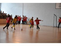 1. Kız Futsal Turnuvası Düzenlendi