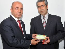 Bursa'da Polis Memurları Yaptıkları İşe Göre Puan Alıp Ödüllendiriliyor