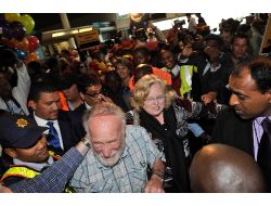 Transit Geçerken 9 Ay Hapsedilen Güney Afrikalı Doktor, Evine Döndü