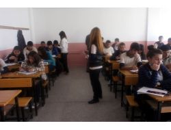 Karamanoğlu Mehmet Bey'in Türkçe Fermanı'nı Kitap Ayracı Yaptılar