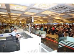 Pasaport Geçişleri Güvenli Ve Hızlı Olacak