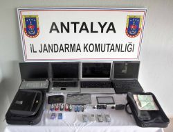 Manavgat'ta Hırsızlık Zanlısı Üç Kişiden İkisi Tutuklandı
