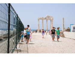 Apollon Tapınağı'nın Çevresi Tel Örgü İle Koruma Altına Alındı