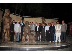 Yeniçeri Heykeli Saldırıda Kırıldı