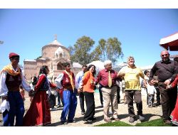 Amerikalı Milletvekili 'Şemame' Oynadı