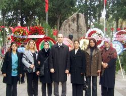 Ak Partililer, Zübeyde Hanım'ın Mezarını Ziyaret Etti