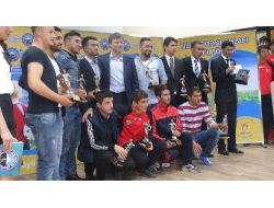 Ağrı'da 'Yılın Spor Adamları' Ödüllerini Aldı