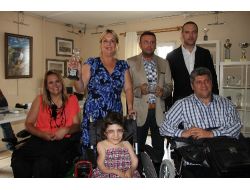 Engelli Vatandaşlar Tekerlekli Sandalyeye Kavuştu