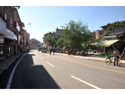 Tuzpazarı Ve Saraçlar’da Asfalt Tamam Sıra Kaldırımlarda