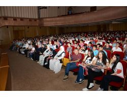 Liseler Arası Tiyatro Şenliği Başladı