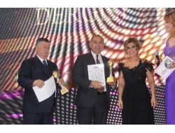 Siyaset Dergisi'nin Ödülleri Sahiplerini Buldu