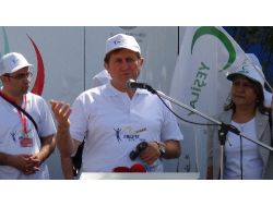 İSTANBULLULAR OBEZİTEYE KARŞI YÜRÜDÜ