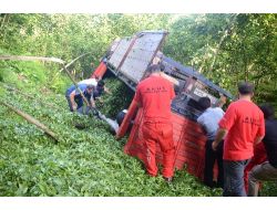 Rize'de Çay Yüklü Kamyon Şarampole Yuvarlandı: 4 Ölü, 3 Yaralı