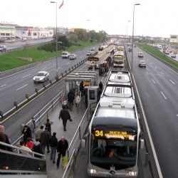 Metrobüs Bir Süre Daha Zamlı