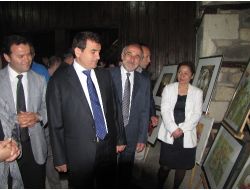 Kız Meslek Lisesi Öğrencileri Resim Sergisi Açtı